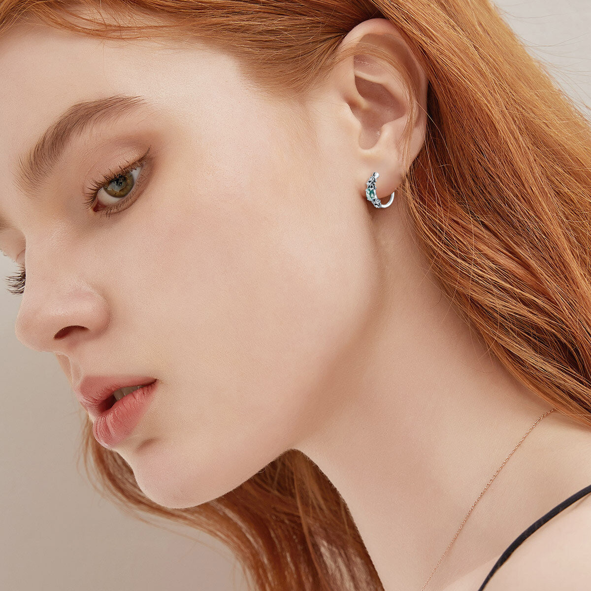 Vintage Leaf Moss Agate Hoop Earrings 925 Sterling Silver Oval Green Moss Agate with Retro Leaf Hoop Earrings for Women Gifts