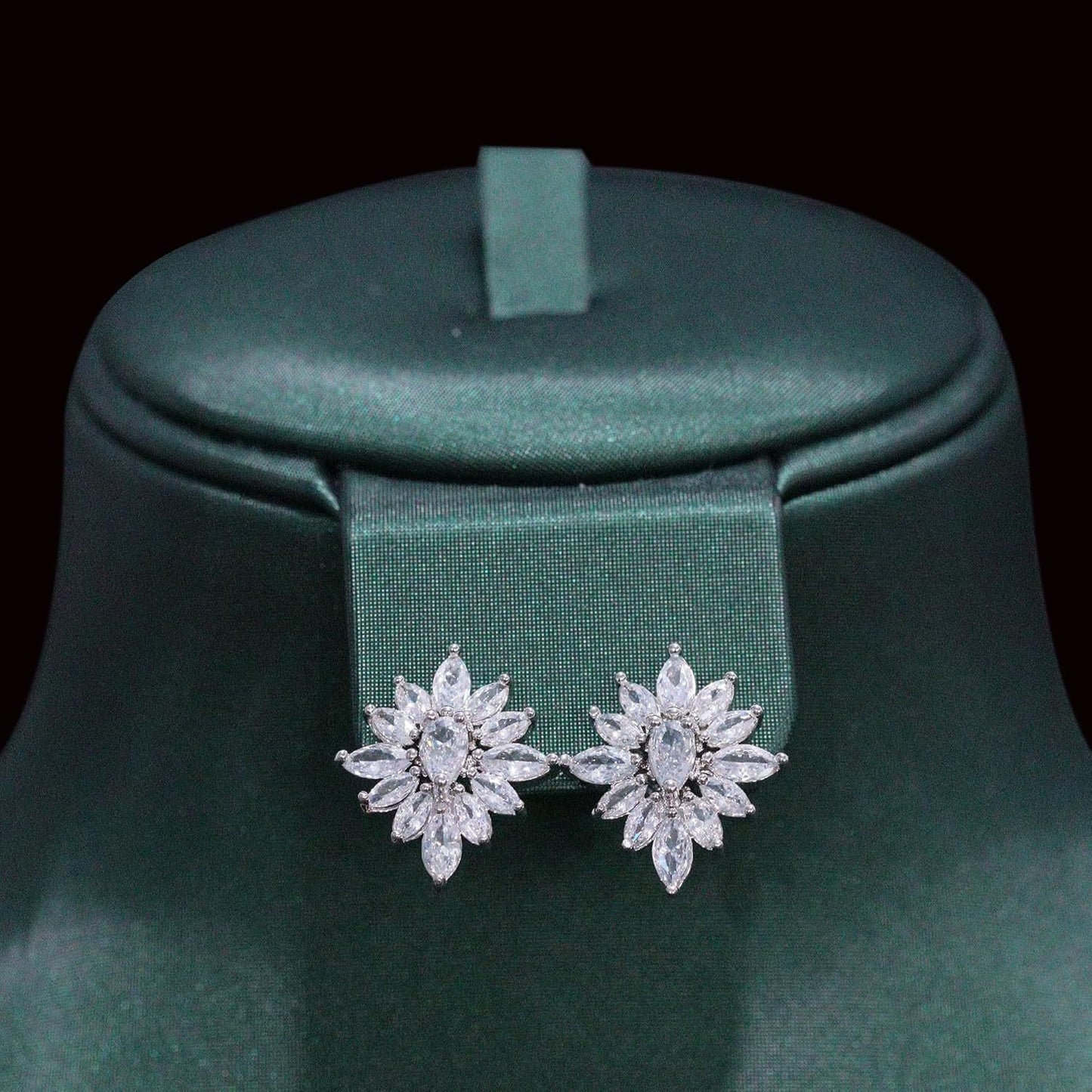 925 Silver, Flower Zirconia Jewelry Set Including Necklace And Earrings, Fashionable And Luxurious, Suitable for Weddings And Banquets, Gifts for Mothers, Wives, Female Friends, with Exquisite Gift Box